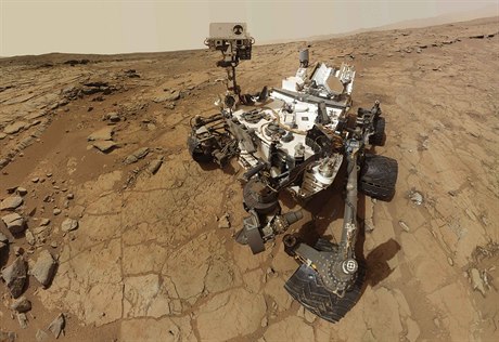 Americká sonda Curiosity má za sebou na Marsu další úspěšnou operaci. (rok 2013)