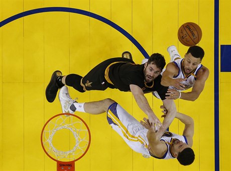 Finále NBA: Cleveland Cavaliers proti Golden State Warriors.
