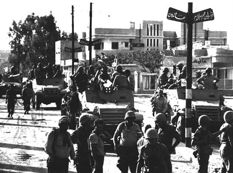 Archivní záběry ze Šestidenní války v červnu 1967.