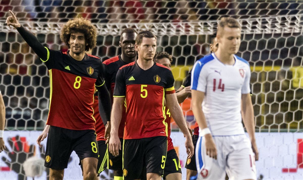 Pátelské utkání Belgie vs. esko: Marouane Fellaini (vlevo) slaví gól v eské...