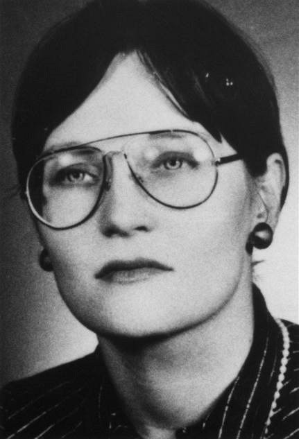 Brigitte Mohnhauptová (na nedatovaném archivním snímku) nad aktivitami RAF ani...
