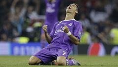Útoník Realu Madrid Cristiano Ronaldo slaví.