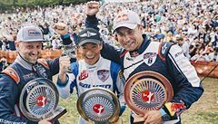 Stupně vítězů závodu v Japonsku (zleva): Petr Kopfstein, Jošihide Muroja a...