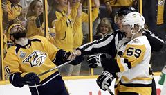 Finále NHL, Stanley Cup, Nashville vs. Pittsburgh: Jake Guentzel (59) a domácí...
