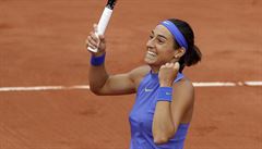 Francouzka Caroline Garciaová slaví postup do tvrtfinále French Open.