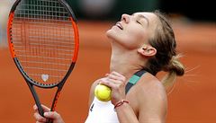 Rumunka Simona Halepová slaví postup do finále French Open pes eku Karolínu...