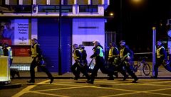 Policie spchá k incidentu na London Bridge