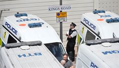 Britská policie od rána zasahuje v dom na východolondýnském pedmstí Barking,...