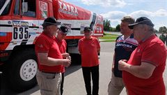 Posádka Zdenk Kahánek, Miroslav Gumulec a Josef Kalina jela Rallye Paí -...