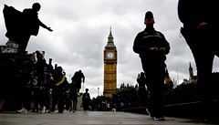 Britské parlamentní volby provází v souvislosti s teroristickými útoky zvýená...