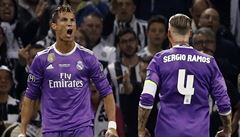 Cristiano Ronaldo a Sergio Ramos oslavují branku