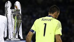 Branká Gianluigi Buffon na pohár pro vítze nedosáhl