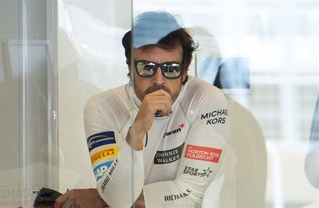 Zklaman pilot McLarenu Fernando Alonso.