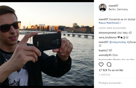 Influencer Ment m na svm instagramovm tu nkolik fotografi elektroniky...