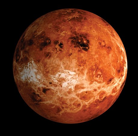 Venuše má vzdálenost od Slunce zhruba poloviční než Země.