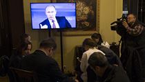 Novini sleduj Vladimira Putina pi debat.