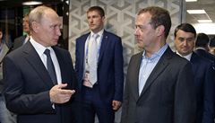 Ruský prezident Vladimir Putin a premiér Dmitrij Medvedv.