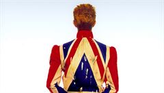 Z výstavy David Bowie Is: plá návrháe Alexandera McQueena z obalu alba...