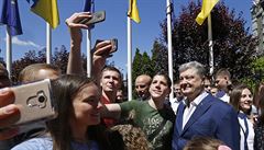 Ukrajinci u mohou do EU bez vz, ale ne za prac. Poroenko slavil s Kiskou