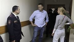 Nepomohl ani evakuační alarm. Soud poslal disidenta Navalného na 30 dní do vězení