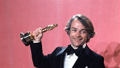 John C. Avildsen poté, co získal Oscara za režii filmu Rocky. | na serveru Lidovky.cz | aktuální zprávy