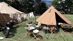 Na námstí vyrostl dobový stanový tábor eskoslovenských voják.