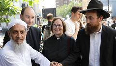 Místní duchovní vyjad�ují jednotnou podporu ob�tem pond�lního útoku.