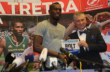 Usain Bolt na posledn tiskov konferenci ped Zlatou tretrou.