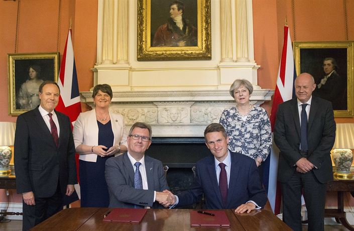 Vyjednávání o podpo�e vlád� trvala více ne� dva týdny.