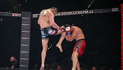 XFN 3: Machmud Muradov v souboji se Zoranem Dodem (vpravo).