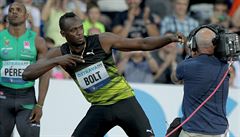 Usain Bolt ped startem stovky na Zlaté trete 2017, kterou vyhrál asem 10,06...