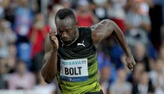 Usain Bolt v prbhu závodu na 100 metr na Zlaté trete 2017, kterou vyhrál...