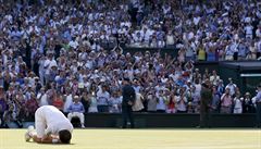 Skotský tenista Andy Murray práv jako první Brit po 77 letech vyhrál Wimbledon.