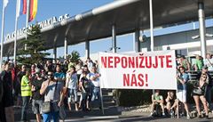 ‚Natvrdo pokračujeme v pondělí‘. Slováci dál bojují stávkou s koncernem VW