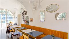 Sou�ástí vily se stala i malá kavárna.