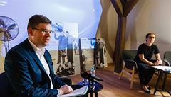 Ji�í Pospí�il na otevírání vily.