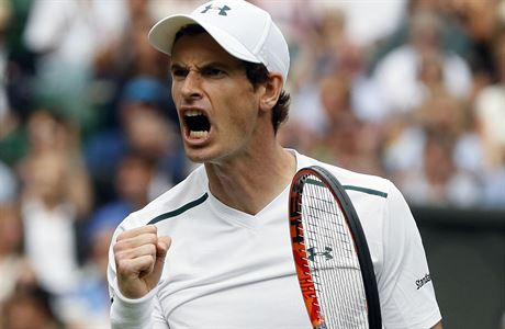 Wimbledon 2017: Andy Murray slaví postup do 2. kola.