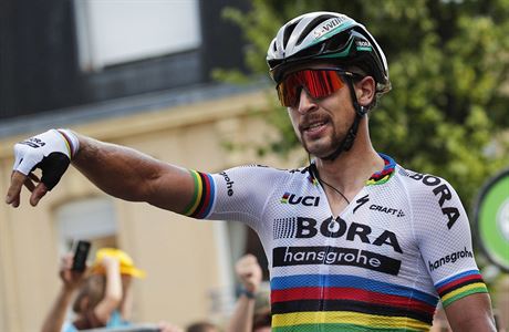 Slovák Peter Sagan slaví vítzství ve 3. etap Tour de France 2017.