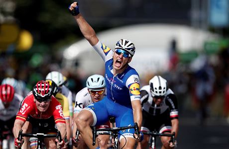 Marcel Kittel slaví triumf v 6. etap Tour de France 2017.
