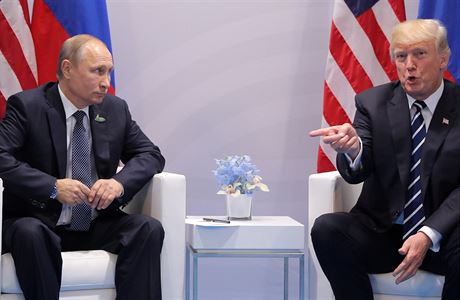 Trump a Putin ped soukromým setkání.