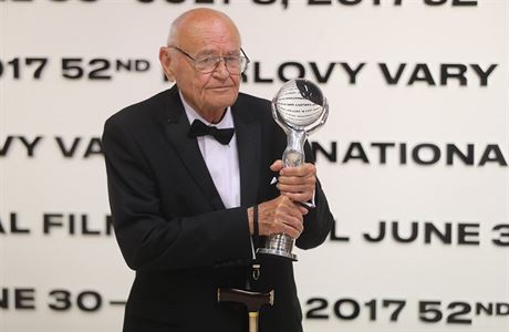 V roce 2017 pevzal Vorlíek na festivalu ve Varech cenu za mimoádný umlecký pínos
