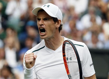 Wimbledon 2017: Andy Murray slaví postup do 2. kola.