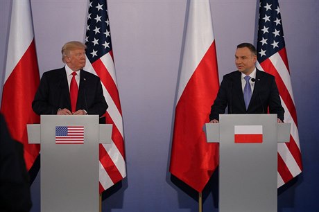 Donald Trump a Andrzej Duda na spolené tiskové konferenci Ve Varav.
