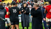 Sonny Bill Williams po zpase se spoluhri tlesk vtzm.