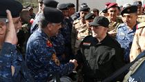 Haider al-Abadi pijel do Mosulu, kde si potsl rukou s dstojnky.
