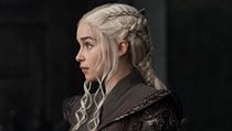 Sedm ada serilu Hra o trny: krlovna Daenerys Targaryen (Emilia Clarkeov).