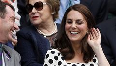 Kate, vévodkyn z Cambridge, v estné lói centrkurtu ve Wimbledonu v prbhu...
