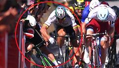 VIDEO: Sagan poslal ve spurtu loktem k zemi Cavendishe. Slovka vylouili z Tour
