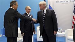 Donald Trump a ruský ministr zahranií Sergei Lavrov.