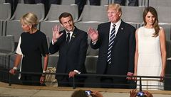 Donald Trump s manelkou Melanií a Emmanuel Macron s manelkou Brigitte.